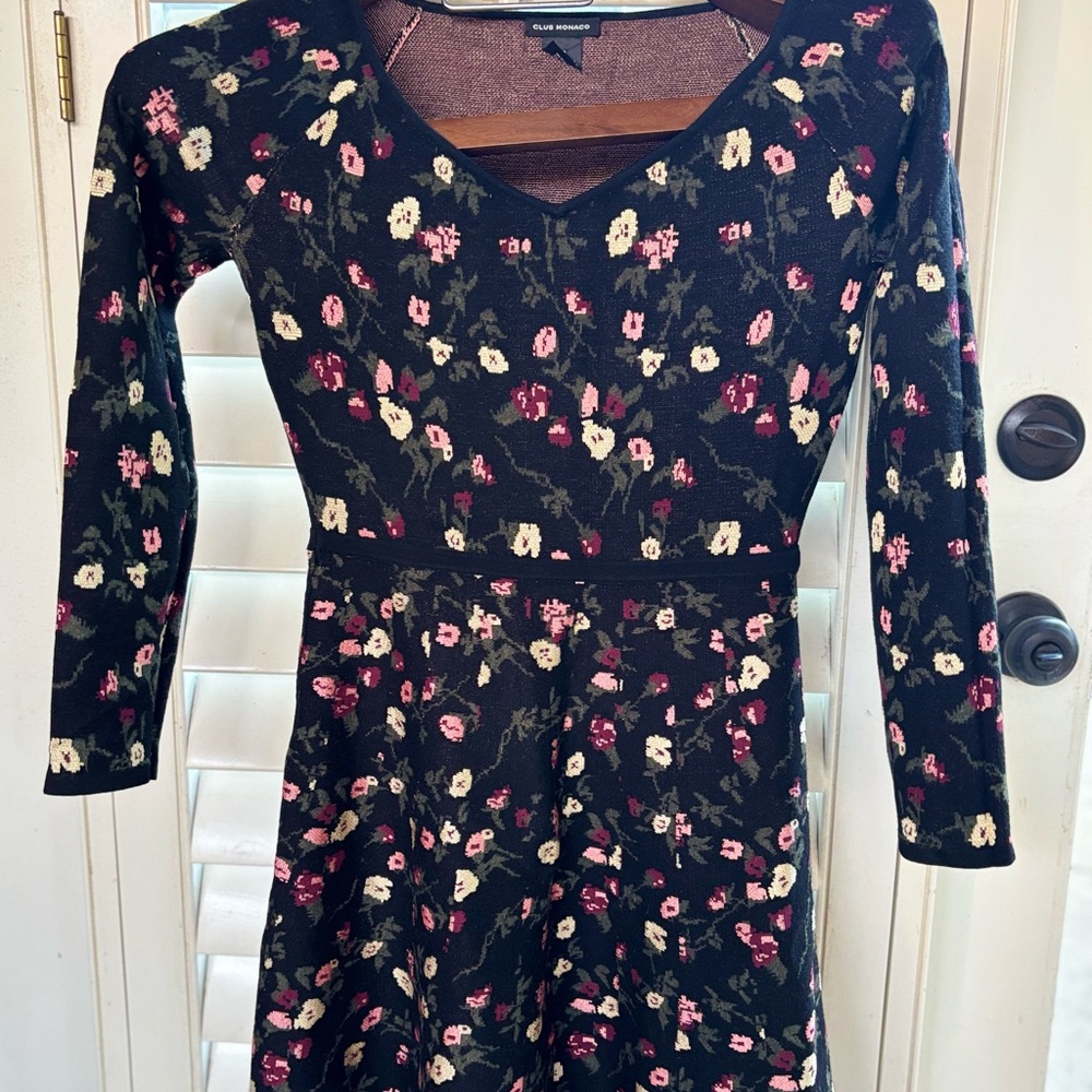 Club Monaco Eliphal Knit Dress small petit sweater like pink floral chest‎ 31